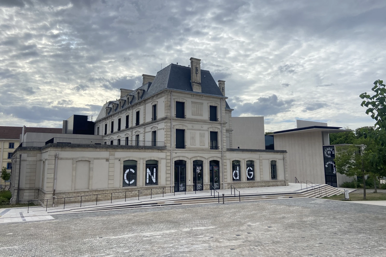 ¨Image of the frontage of le Signe
