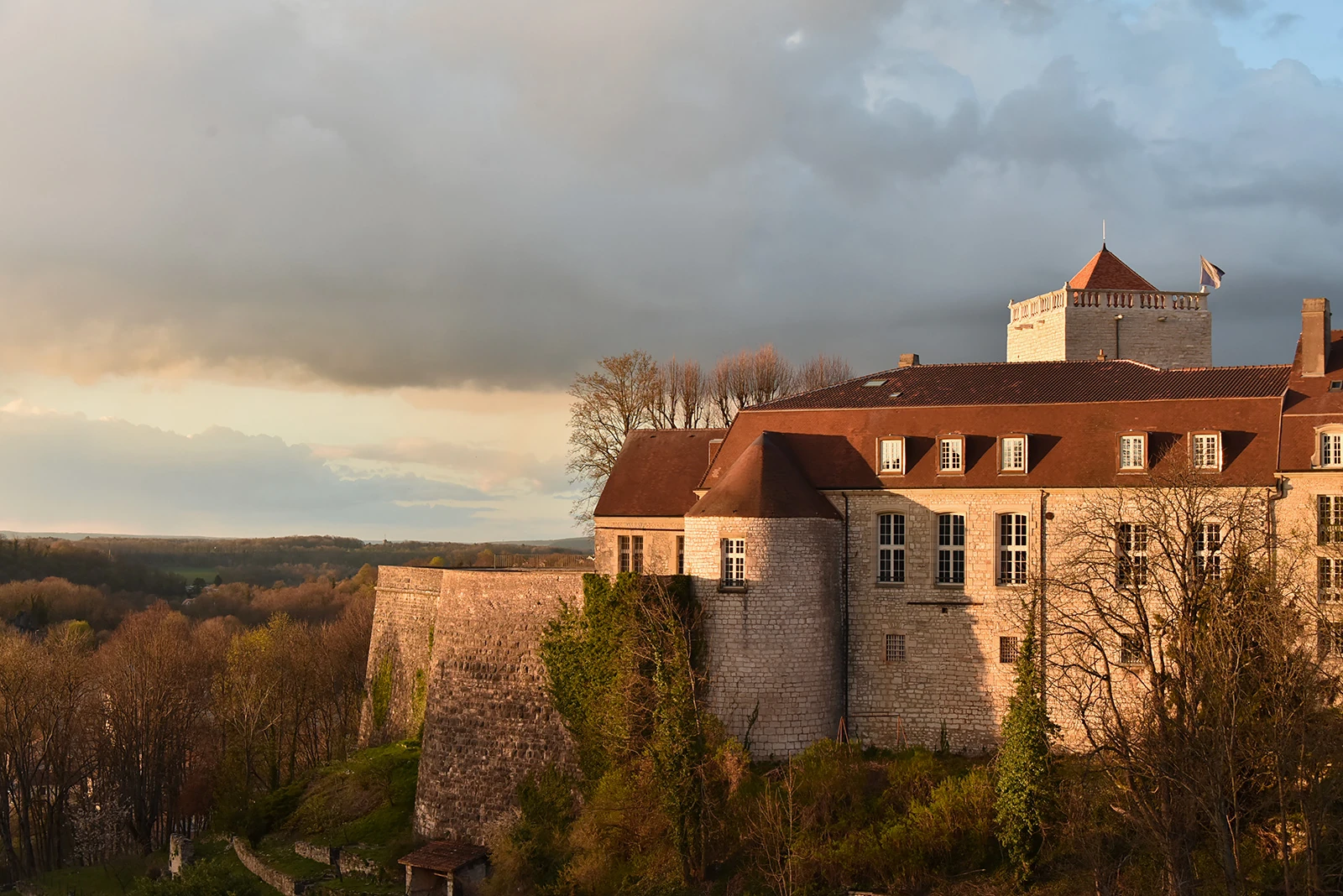 Image of the Dunjon of Chaumont